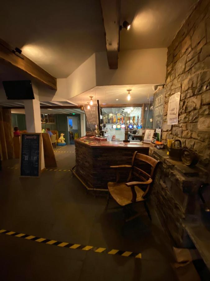 Three Horseshoes Country Inn 배리 외부 사진