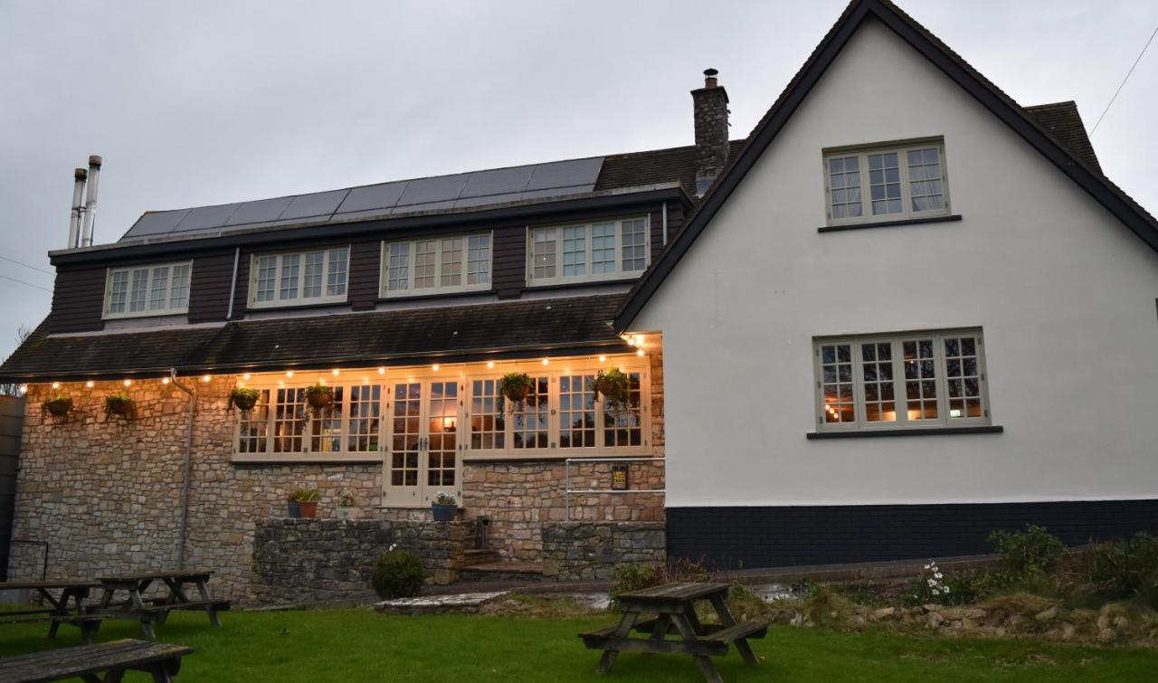 Three Horseshoes Country Inn 배리 외부 사진